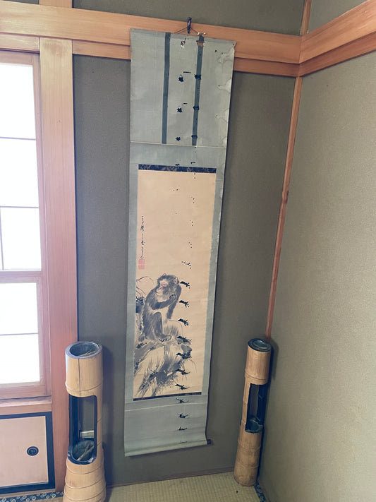 Edo-Meiji Period Kakejiku Scroll Monkey Painting by Kawabata Gyokushō (Approximately 164x37cm)