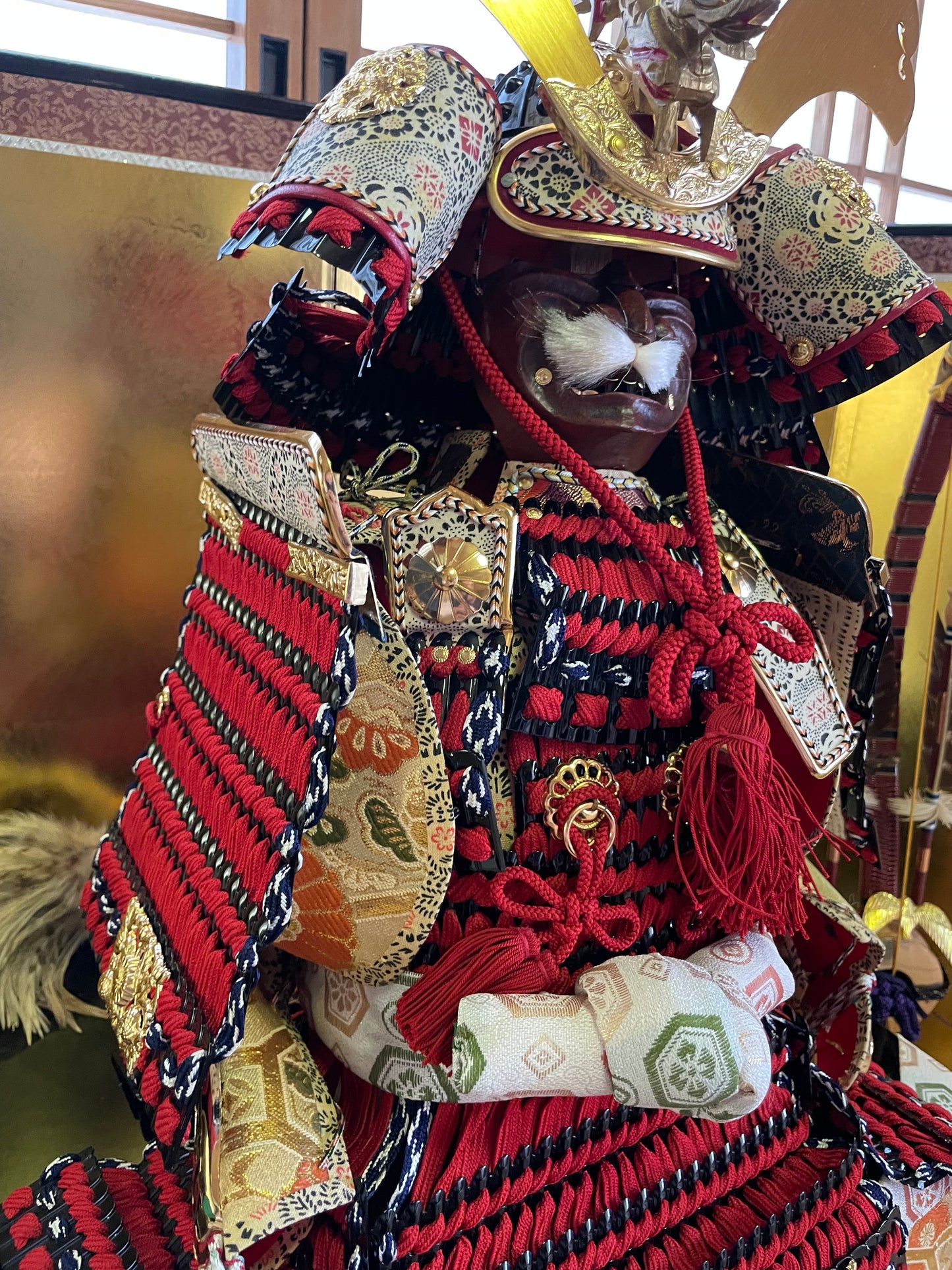 Shōwa Yoshitoku Samurai Armor for Children - Includes all accessories (Approxmately 90CM)