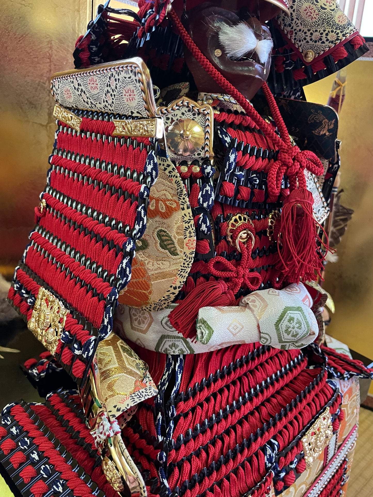 Shōwa Yoshitoku Samurai Armor for Children - Includes all accessories (Approxmately 90CM)