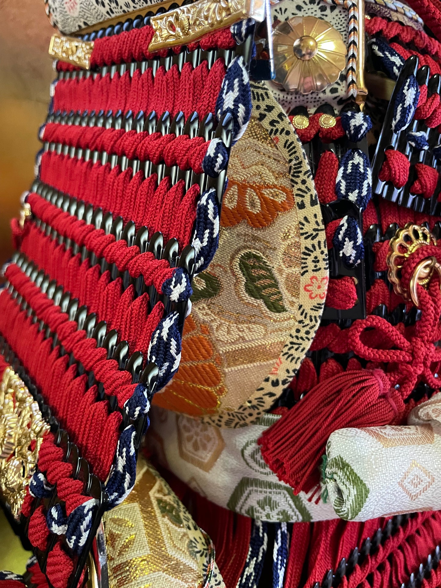 Shōwa Yoshitoku Samurai Armor for Children - Includes all accessories (Approxmately 90CM)