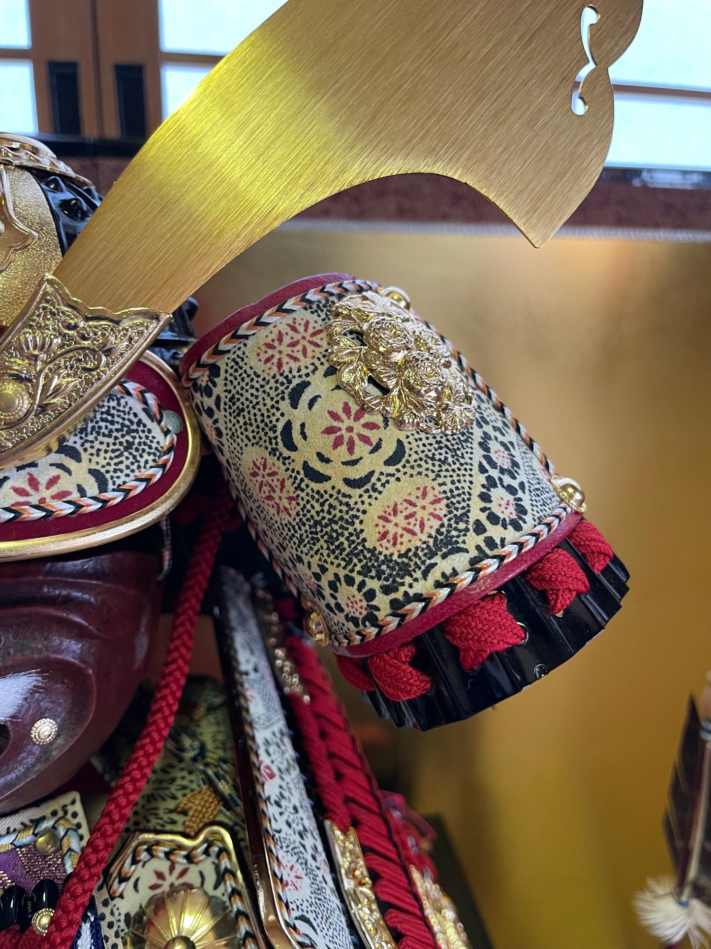 Shōwa Yoshitoku Samurai Armor for Children - Includes all accessories (Approxmately 90CM)