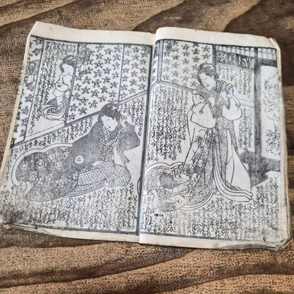 1849 "Shakyamuni's Eight Aspects" Edo Period Drama illustrated by Utagawa Toyokuni. 2 Book Set